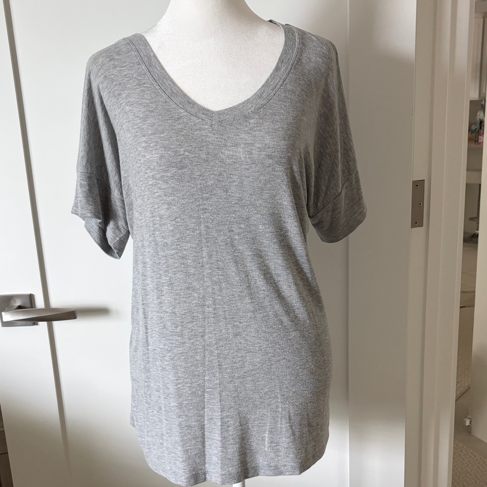 CAbi Light Gray Short Sleeve Tee